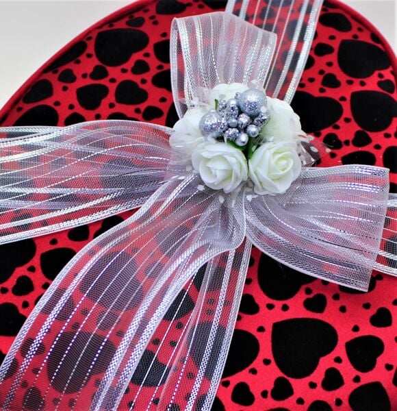 Dark Brown El Yapımı Kalp Desenli Orta Boy Çikolata Kutusu KN03