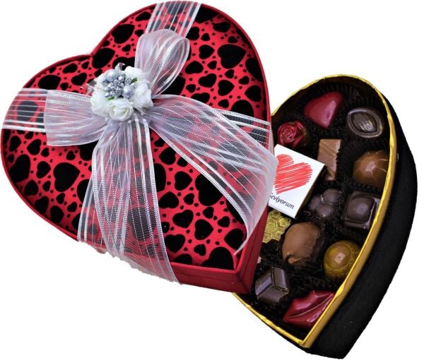 Dark Brown - El Yapımı Kalp Desenli Orta Boy Spesiyel Çikolata Kutu KN03