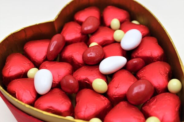 Dark Brown El Yapımı 'Seni Seviyorum' Yazılı Kalpli Çikolata Kutusu KN2