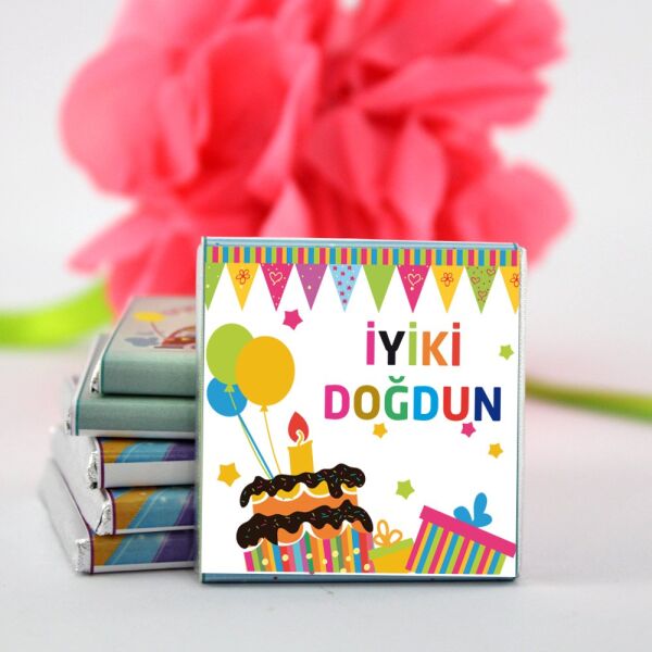 Dark Brown Doğum Gününe Özel Sütlü ve Bitter Madlen Çikolata 48'li (Hediye Kutu)