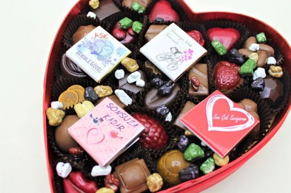 Dark Brown El Yapımı 'Seni Seviyorum' Yazılı Kalpli Çikolata KN02