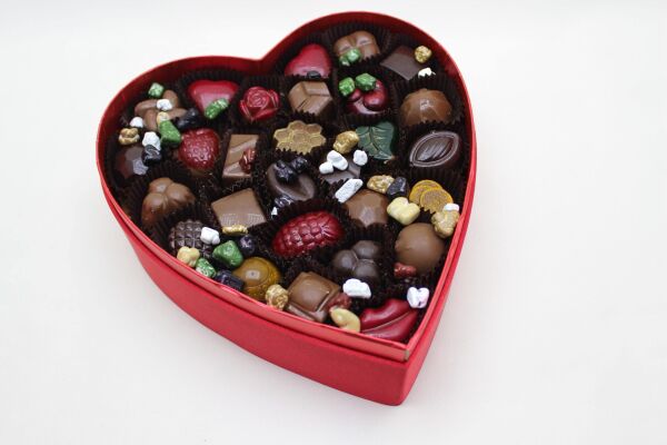 Dark Brown El Yapımı 'Seni Seviyorum' Yazılı Kalpli Çikolata KN02