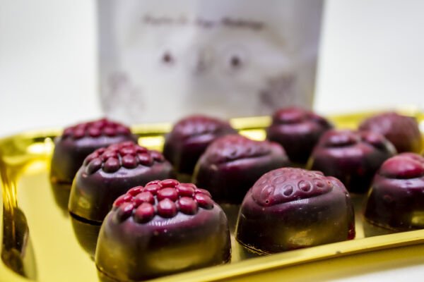 Dark Brown 12’li Orman Meyveli Dolgulu Spesiyel Çikolata | Eko Paket