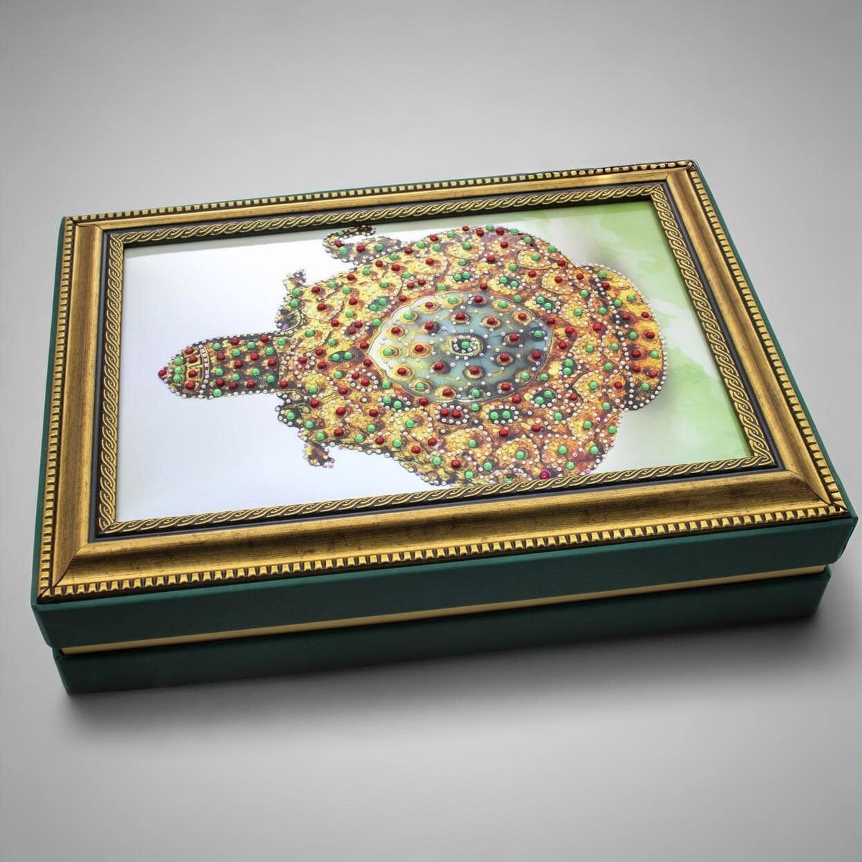 Dark Brown Osmanlı Karaf Çerçeveli El Yapımı 24'lü Spesiyel Çikolata Kutusu