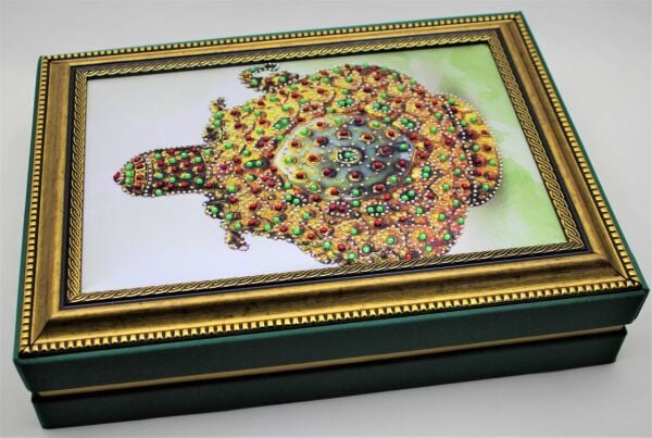 Dark Brown Osmanlı Karaf Çerçeveli El Yapımı 24'lü Spesiyel Çikolata Kutusu