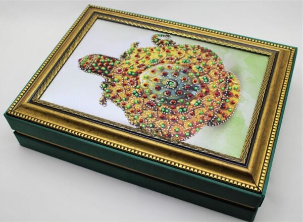 Dark Brown Osmanlı Karaf Çerçeveli El Yapımı 24'lü Spesiyel Çikolata Kutusu