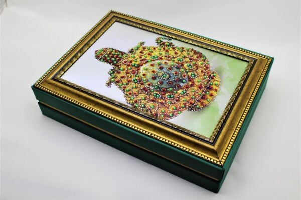 Dark Brown Osmanlı Karaf Çerçeveli El Yapımı 24'lü Spesiyel Çikolata Kutusu