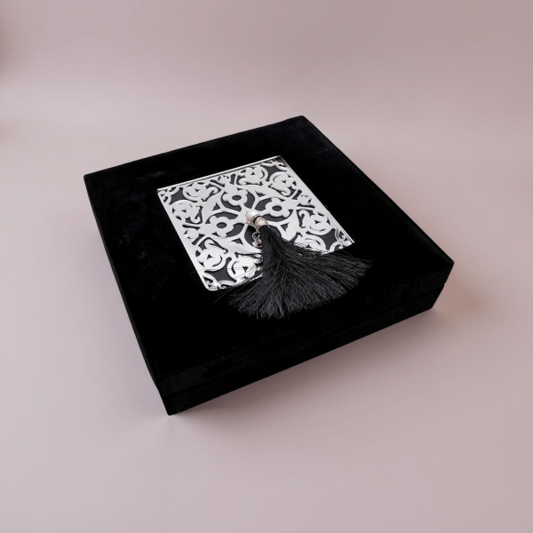 Dark Brown El Yapımı 36'lı Siyah Kadife Çikolata Kutusu - Özel Osmanlı Motifleri