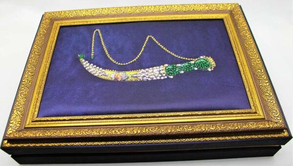 Dark Brown El Yapımı 48'li Murassa Hançerli Çerçeveli Osmanlı Motifli Çikolata Kutusu