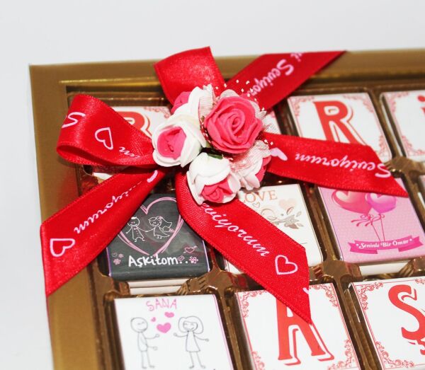 Dark Brown Bitter ve Sütlü 72 Adet 'Biricik Aşkım' Yazılı Madlen Çikolata